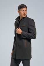 Μάλλινο Ανδρικό Παλτό με Όρθιο Γιακά και Καφέ Λεπτομέρειες σε Μαύρο Χρώμα