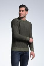 Βαμβακερό Ανδρικό Πλεκτό Χακί με Λαιμόκοψη και Μικροσχέδιο