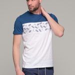 Λευκό ανδρικό κοντομάνικο T-SHIRT με μπλε σχέδιο στο στήθος