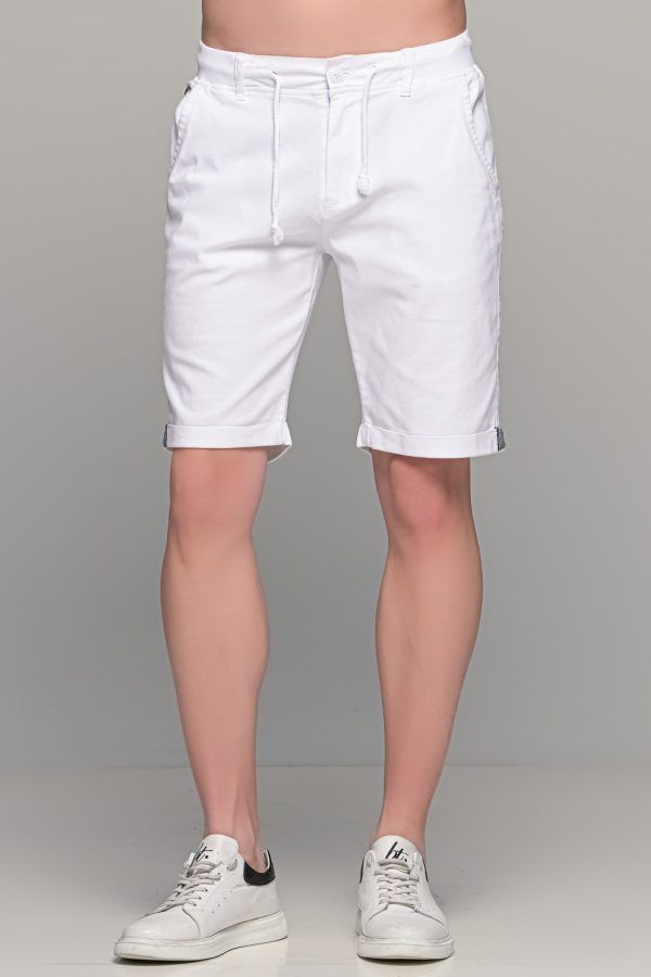 Ανδρική βερμούδα chino με ύφανση σε λευκό χρώμα