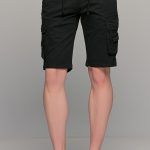 Ανδρική cargo βερμούδα με τσέπες σε μαύρο massaro