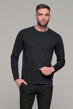 Μαύρη ανδρική μακρυμάνικη μπλούζα μονόχρωμη