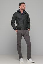 Γκρι ανδρικό μπουφάν δερματίνη τύπου suede με αφαιρούμενο γιλέκο-κουκούλα - slim fit - Image 8