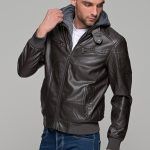 Ανδρικό μπουφάν από δερματίνη PU καφέ PAPARAZZI με αφαιρούμενο γιλέκο-κουκούλα - slim fit