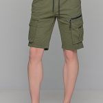 Ανδρική cargo βερμούδα με τσέπες σε χακί χρώμα
