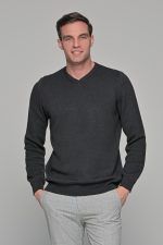 Βαμβακερό Ανδρικό Πουλόβερ με Βε σε Γκρι-Ανθρακί Χρώμα - Image 3