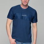 Μπλε ανδρικό κοντομάνικο t-shirt με σχέδιο στο στήθος – regular fit