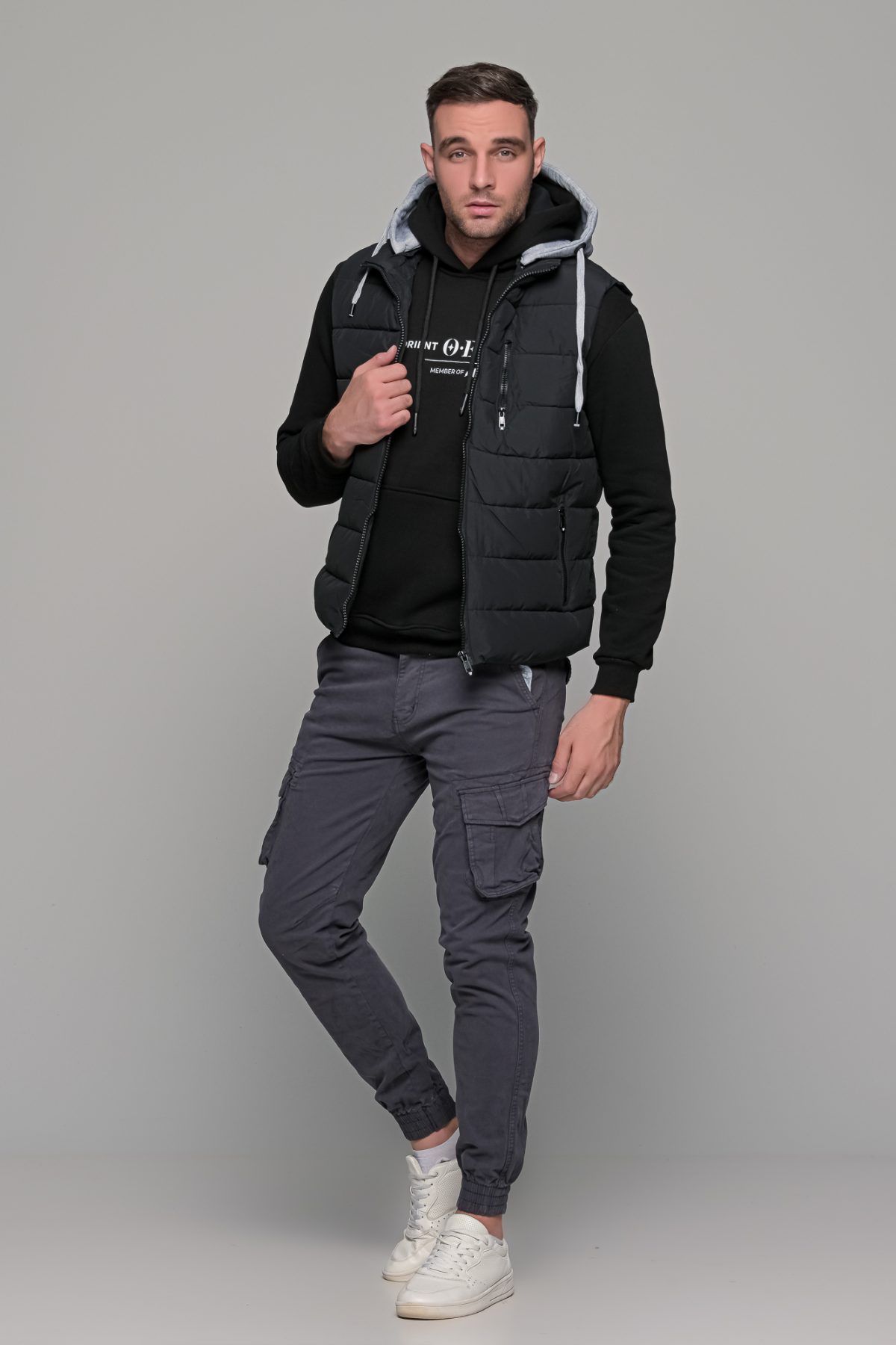 Μαύρο αμάνικο ανδρικό μπουφάν γιλέκο με κουκούλα PAPARAZZI - Image 6