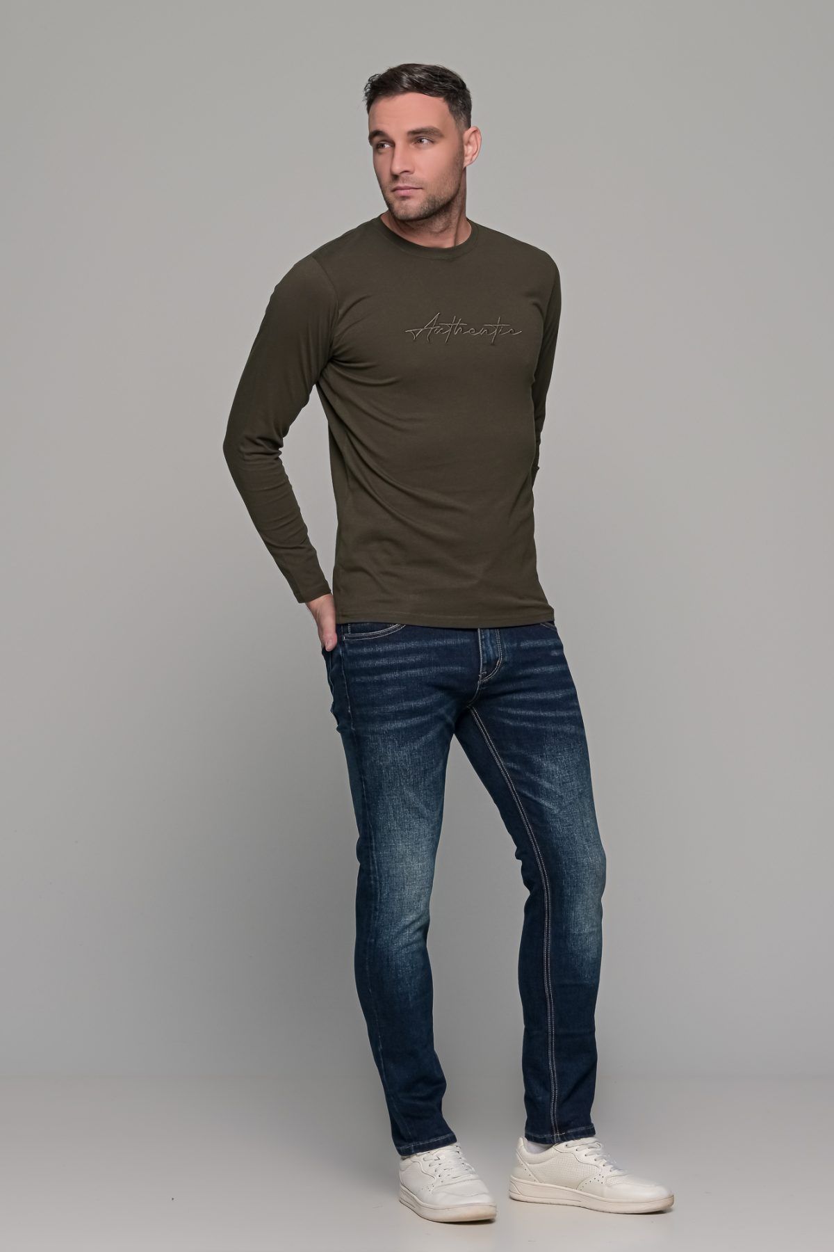 Πράσινο χακί ανδρικό μακρυμάνικο t-shirt με στάμπα Authentic - Image 4