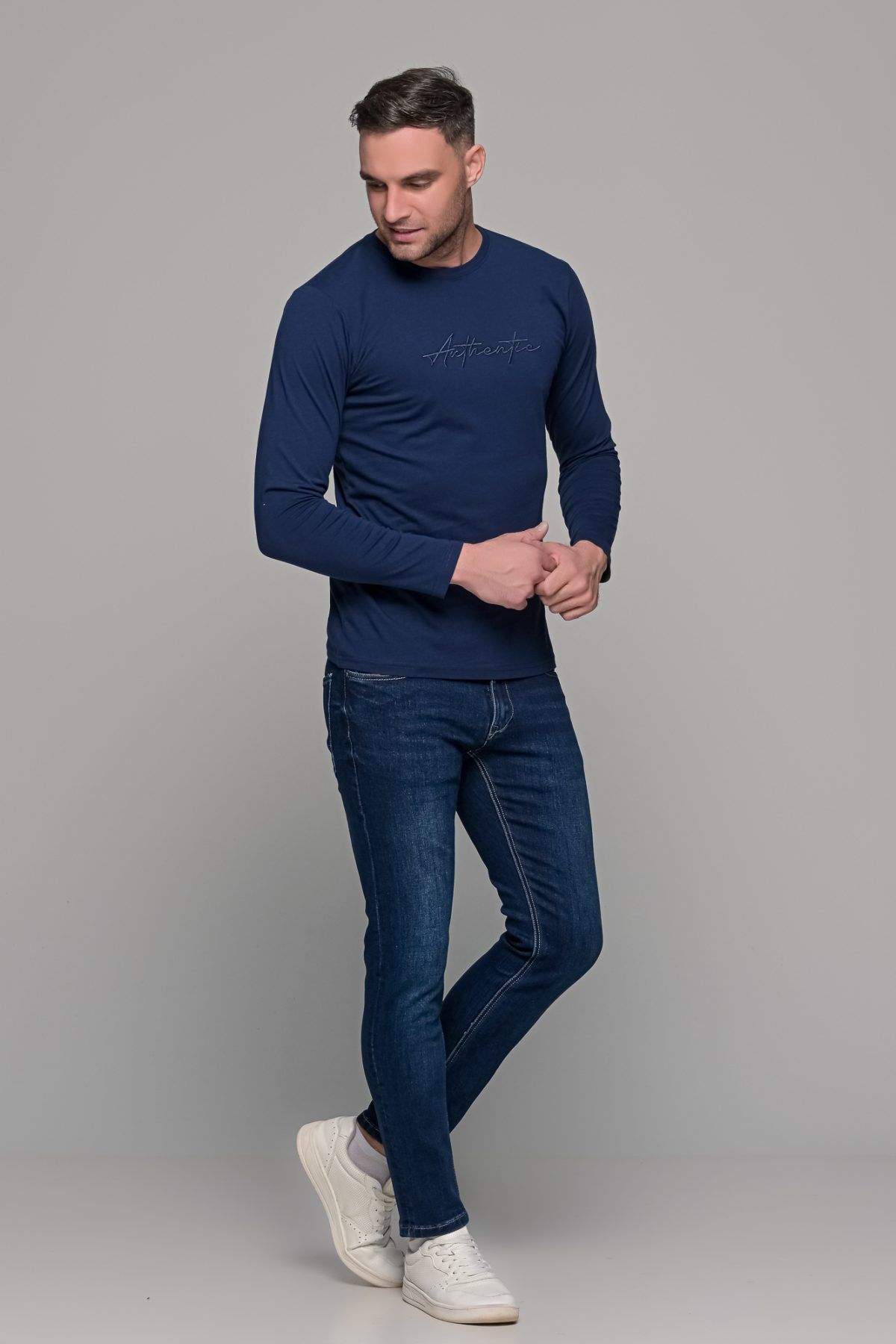 Μπλε ανδρικό μακρυμάνικο t-shirt με στάμπα Authentic - Image 4