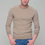 Μπεζ ανδρικό πουλόβερ με λαιμόκοψη Massaro