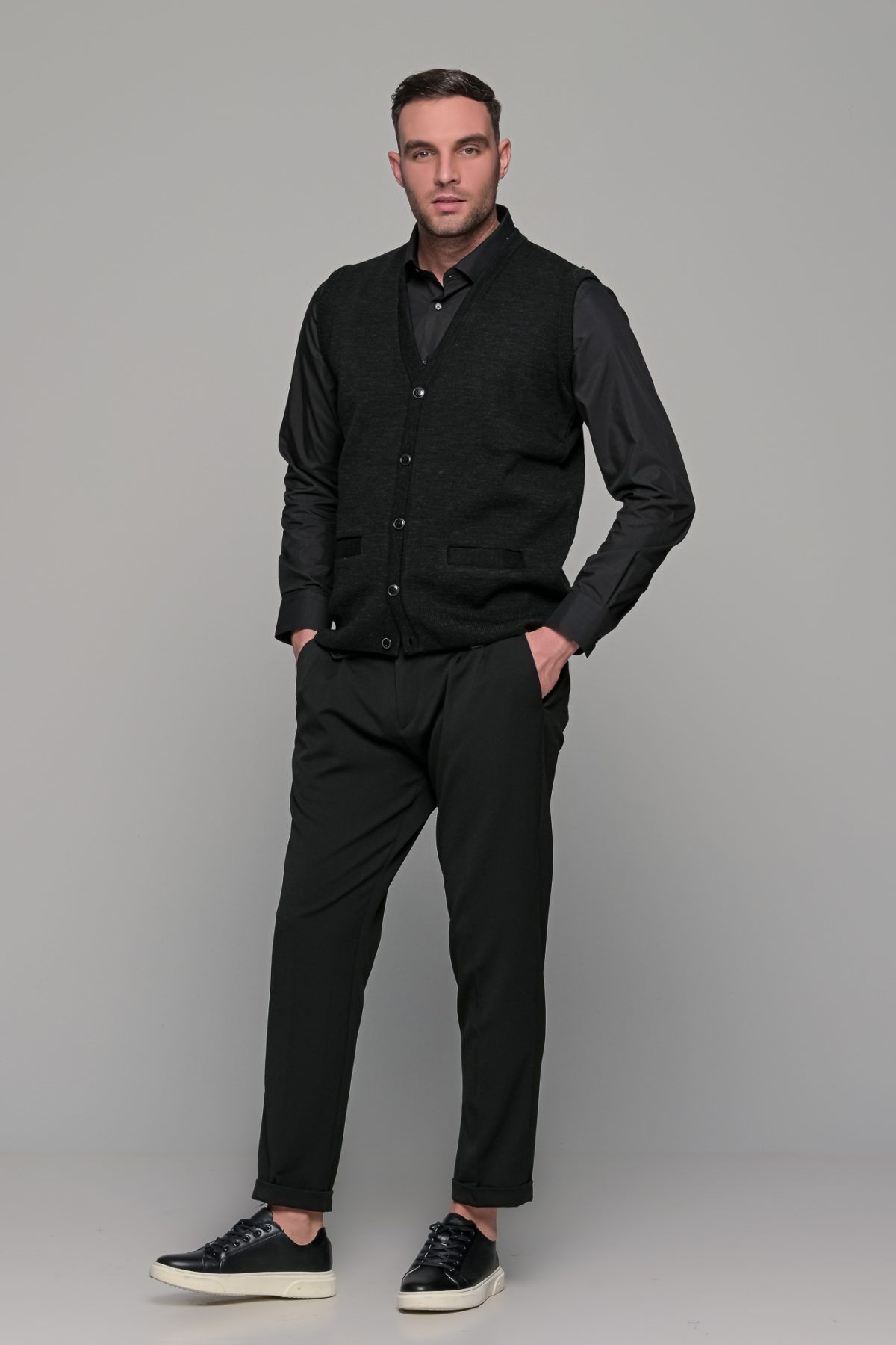 Μαύρη ανδρική καζάκα με κουμπιά