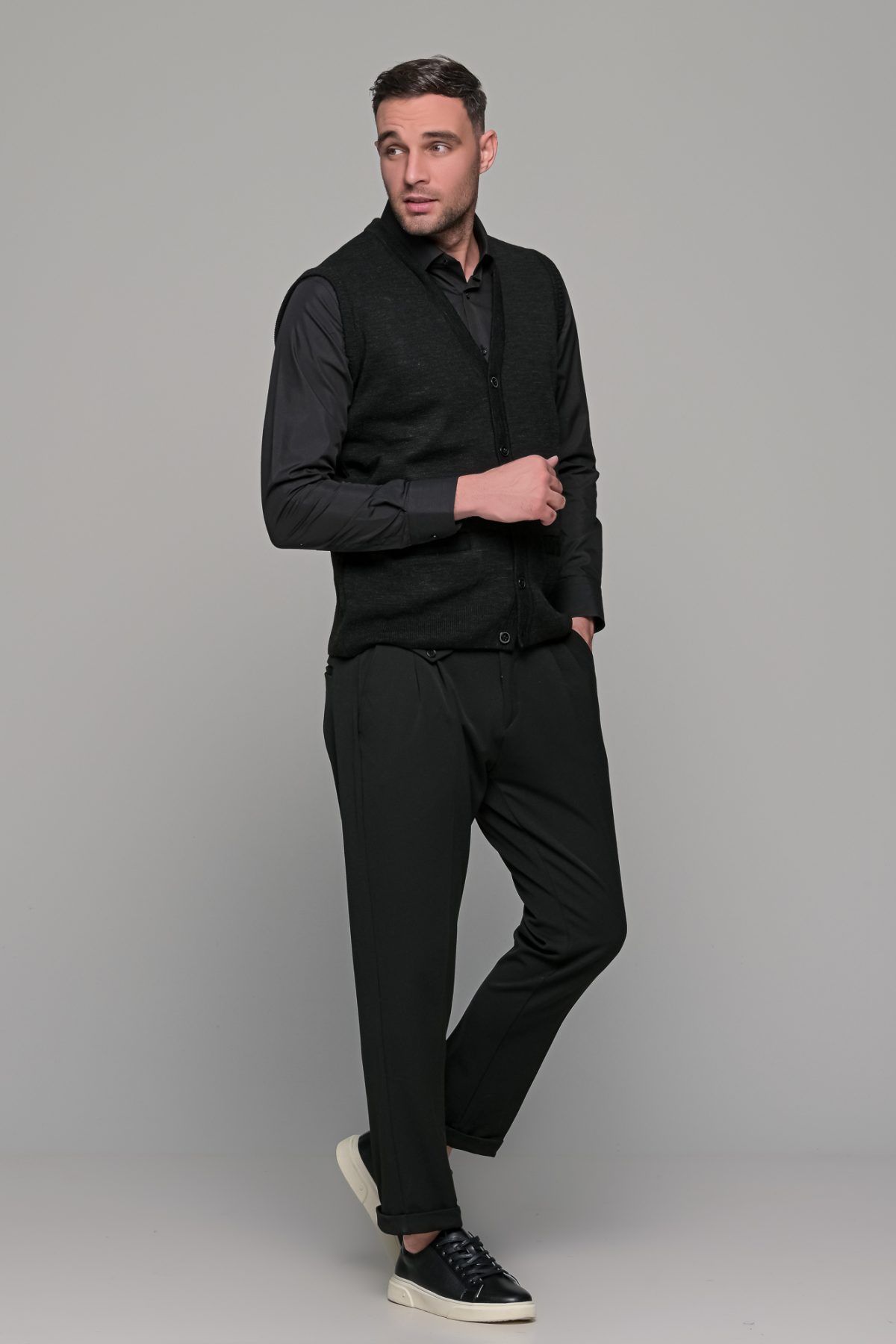 Μαύρη ανδρική καζάκα με κουμπιά