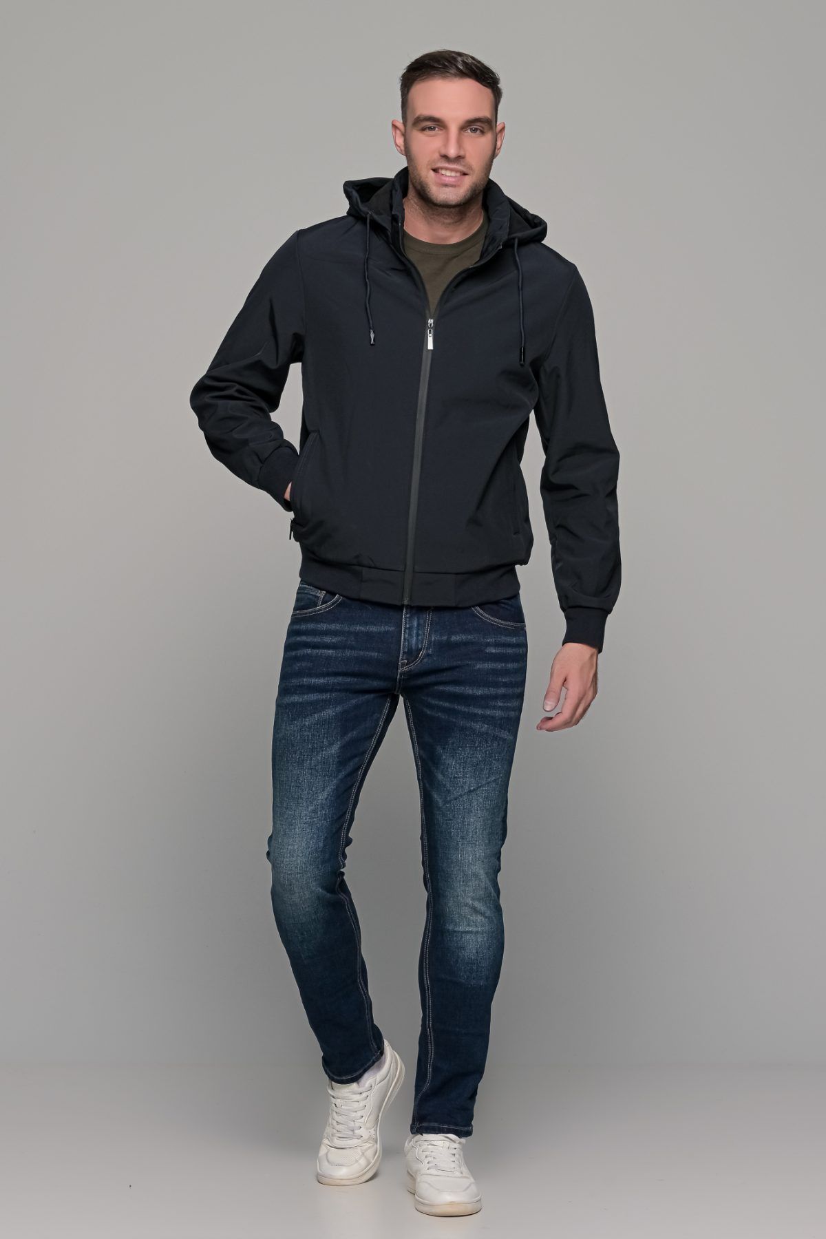 andriko-mpoufan-lepto-adiavroxo-mple-navy-xrwma-xeimonas-fthinoporo (8)