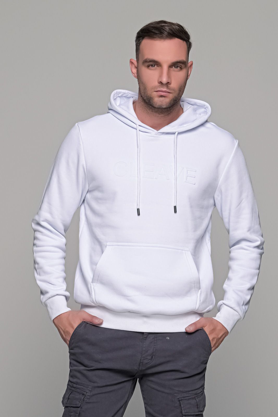 aspro-leuko-andriko-fouter-me-koukoula-kai-anaglifi-stampa (2)