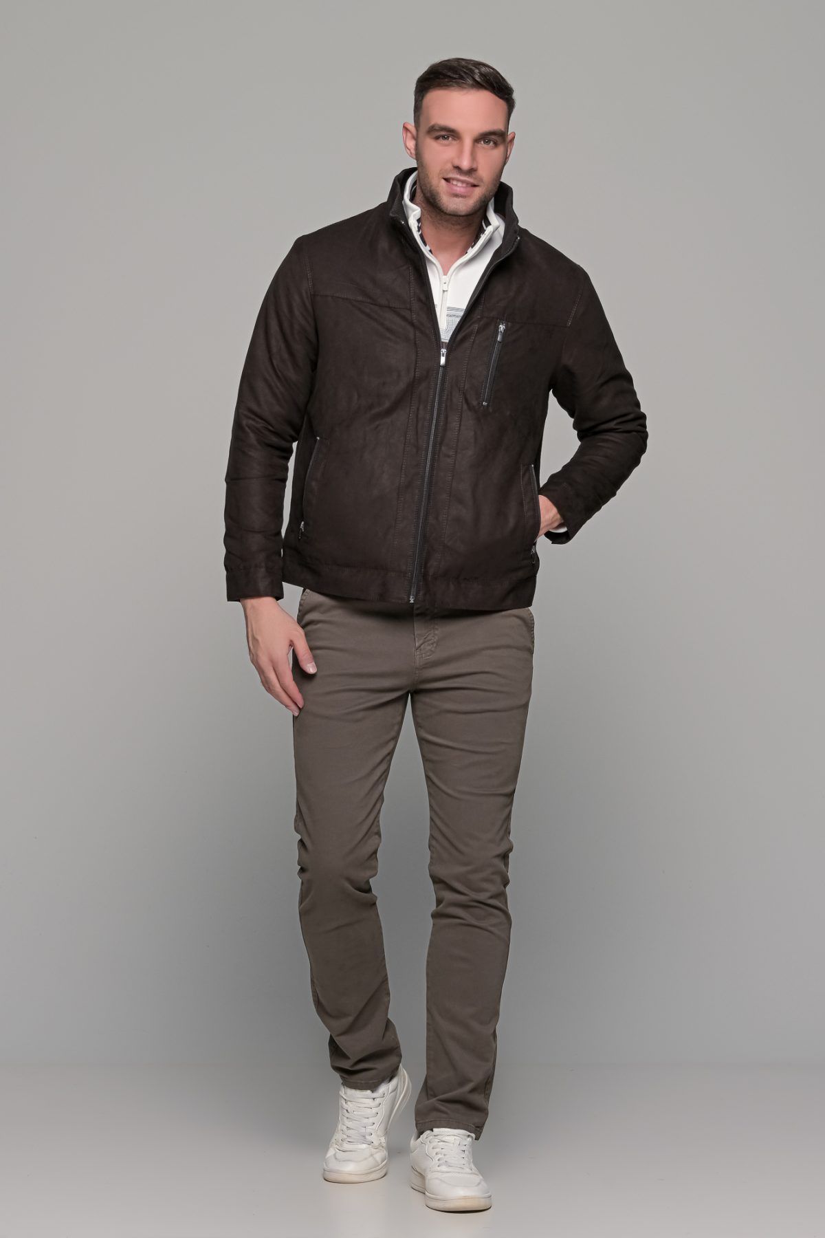 kafe-brown-me-giaka-mpoufan-mpoyfan-suede-andriko-man-men-konto-jacket-xeimvnas-winter-casual-kathimerino