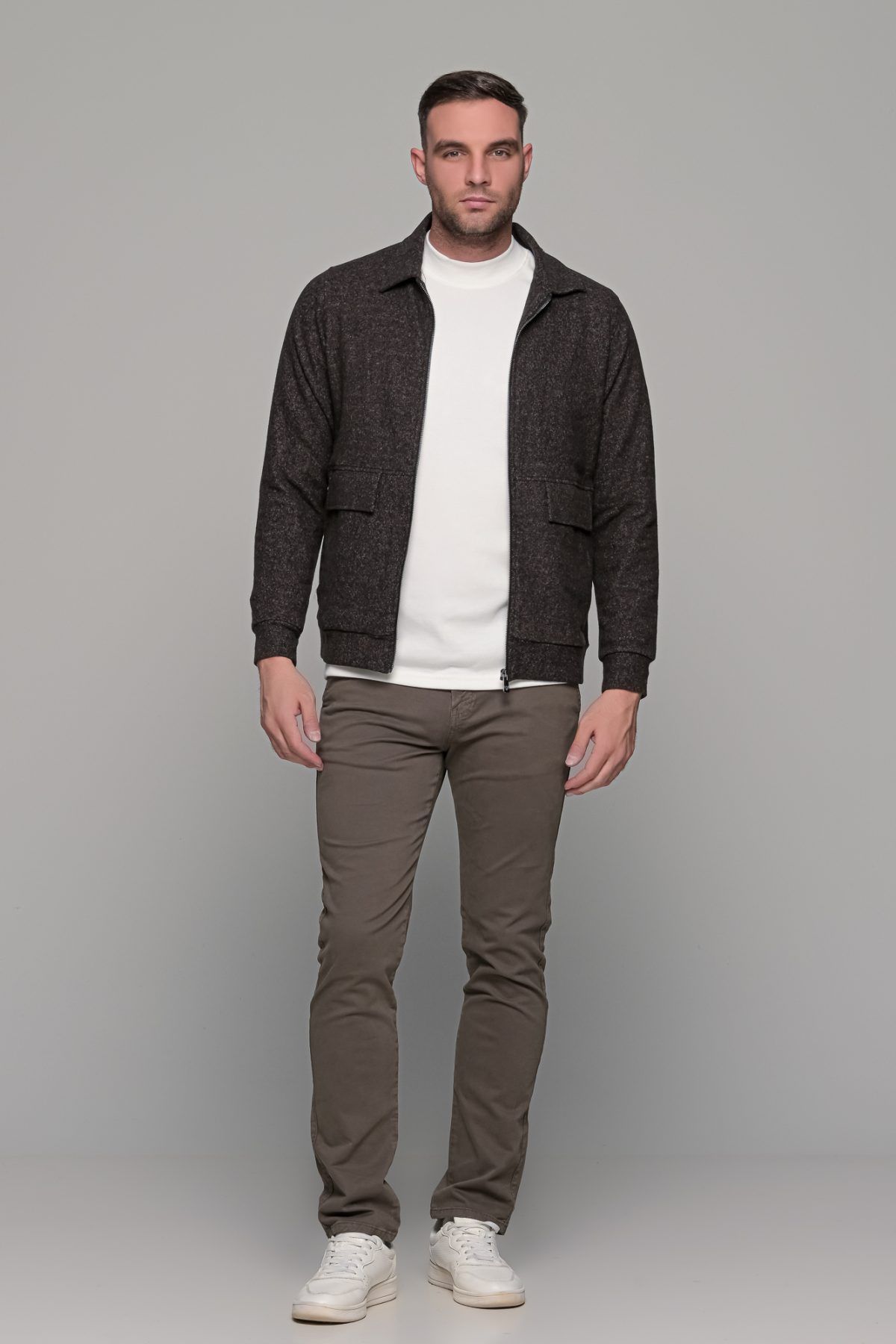 Ανδρική λευκή μπλούζα μακρυμάνικη με λουπέτο