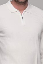Λευκό ανδρικό πλεκτό μπλουζάκι με φερμουάρ
