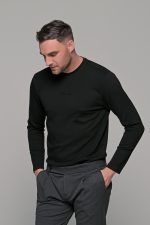 Μαύρη ανδρική μακρυμάνικη μπλούζα με ανάγλυφη διακριτική στάμπα - Image 3