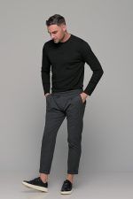 Μαύρη ανδρική μακρυμάνικη μπλούζα με ανάγλυφη διακριτική στάμπα - Image 7