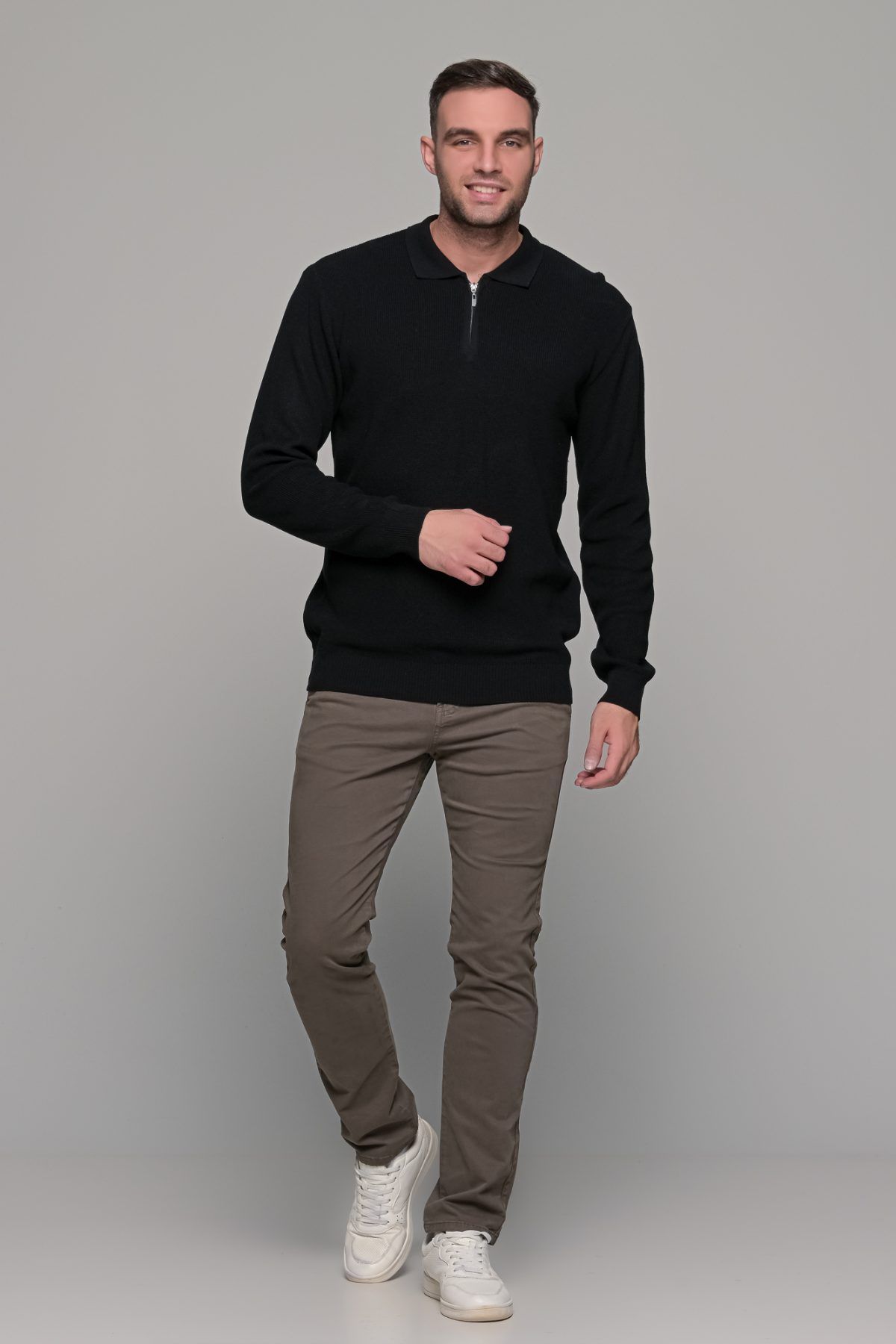 Μαύρο ανδρικό πλεκτό μπλουζάκι με φερμουάρ