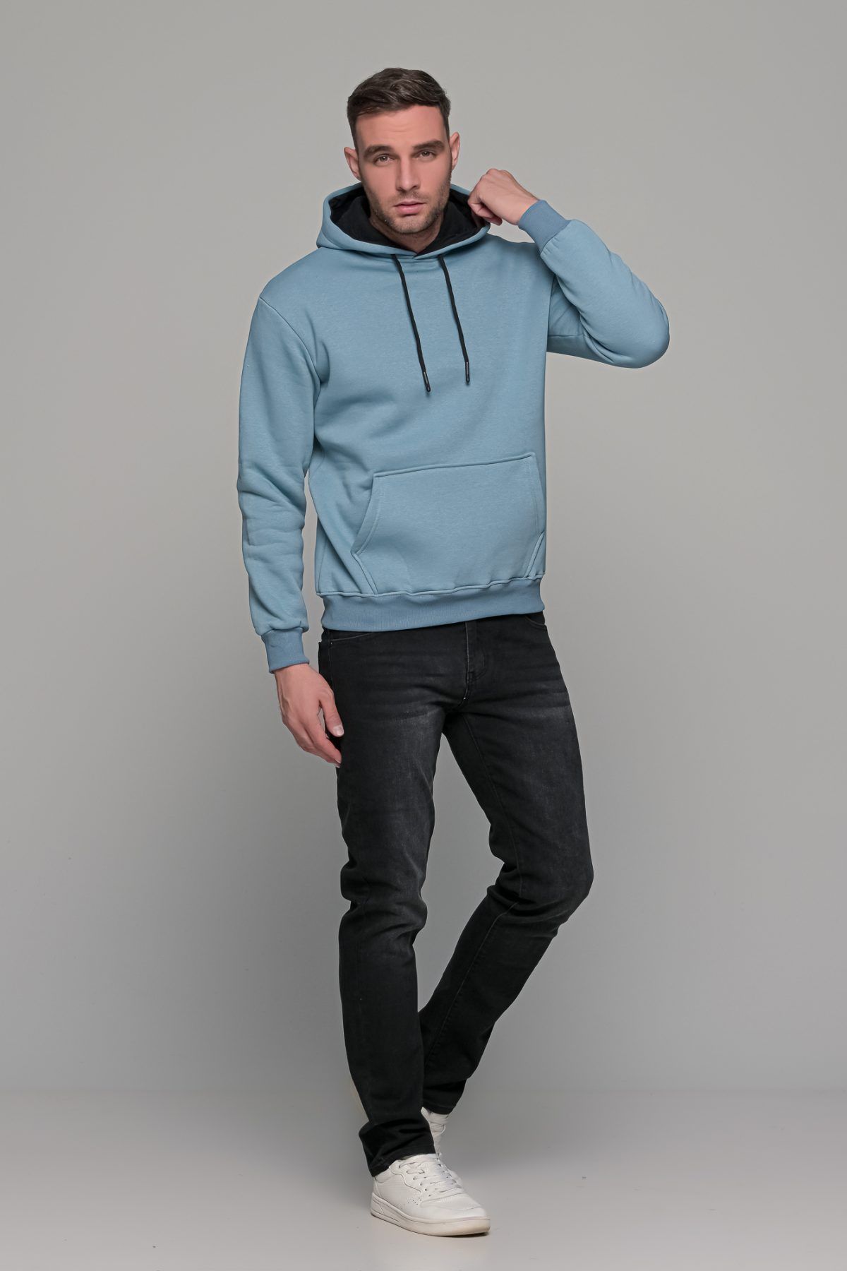 Ανδρικό μπλε σιέλ μονόχρωμο φούτερ με κουκούλα - Image 6