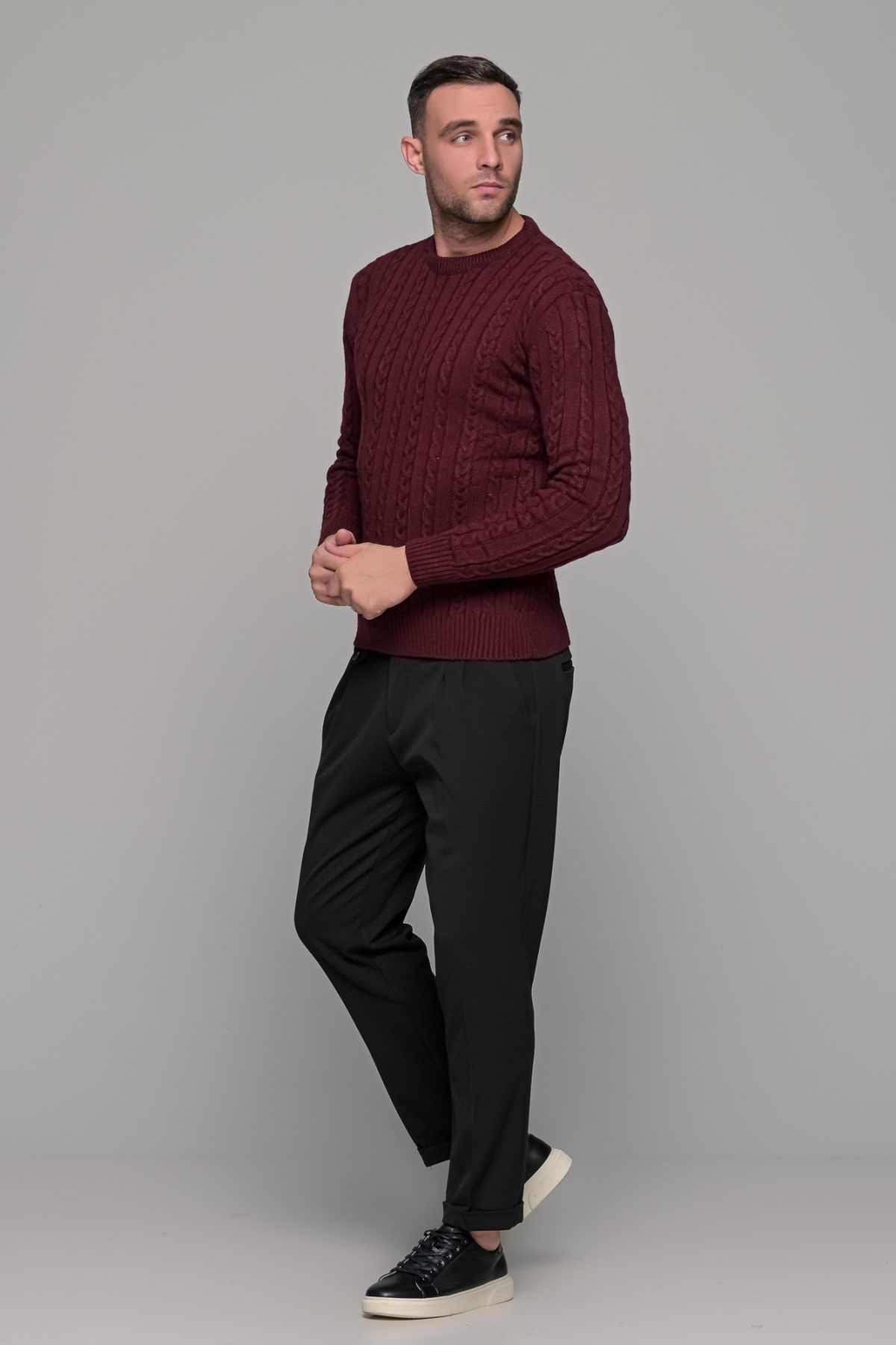 Mπορντό ανδρικό πλεκτό πουλόβερ με πλέξη κοτσίδα