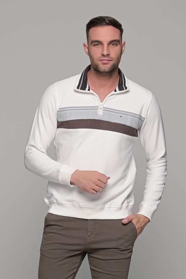 plekto-poylober-me-giaka-me fermouar-bambaki-cottom-sweater-knitting-casual-andriko-man-men-kathimerino-leyko-white-kafe-brown-beloyte-half-zipper (2)
