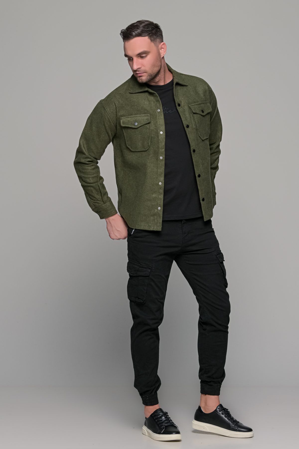 poykamiso-fanelenio-andriko-man-men-casual-kathimerino-jacket-prasino-xaki-chaki-green-me-giaka-koympia-shirt-3.jpg