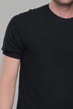 Μαύρο πλεκτό ανδρικό κοντομάνικο μπλουζάκι με λαιμόκοψη  – Slim Fit - Image 2