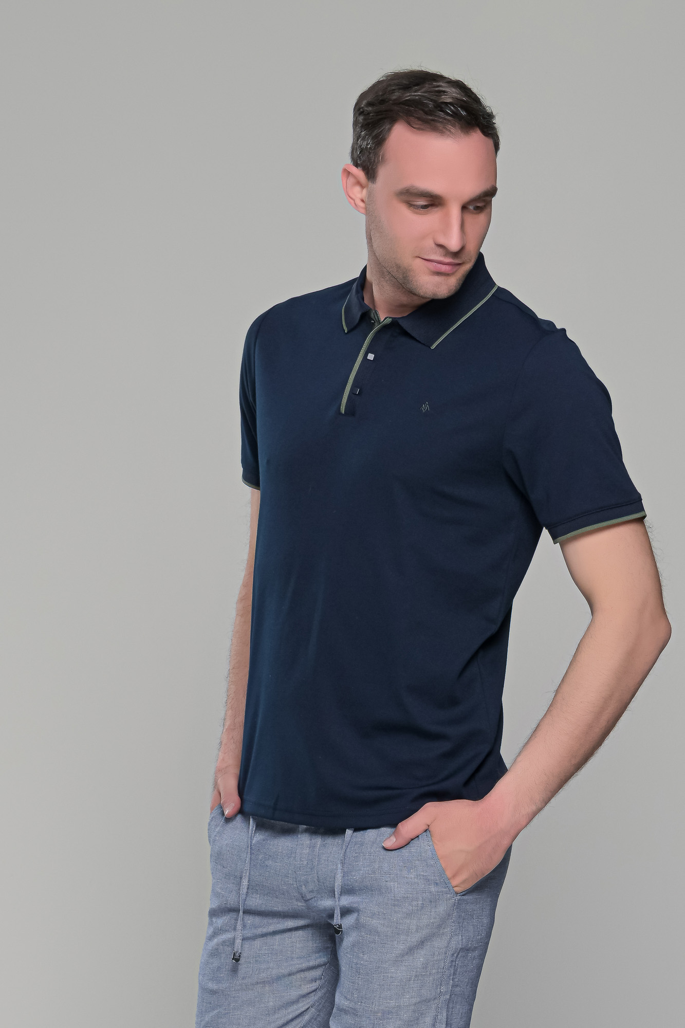 andriko-polo-mplouzaki-mployzaki-t-shirt-polo-kontomaniko-me-konto-maniki-casual-kathimerino-me-giaka-skouro-skoyro-mple-blue-navy-summer-kalokairino (6) Ανδρικό σκούρο μπλε πόλο μπλουζάκι MS με κοντό μανίκι – Slim Fit - Image 1