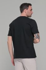 Μαύρο ανδρικό κοντομάνικο t-shirt με σχέδιο στην ύφανση και διακριτική στάμπα– regular fit - Image 8