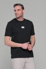 Μαύρο ανδρικό κοντομάνικο t-shirt με σχέδιο στην ύφανση και διακριτική στάμπα– regular fit - Image 5