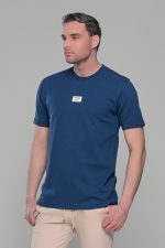 Μπλε ανδρικό κοντομάνικο t-shirt με σχέδιο στην ύφανση και διακριτική στάμπα– regular fit