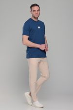 Μπλε ανδρικό κοντομάνικο t-shirt με σχέδιο στην ύφανση και διακριτική στάμπα– regular fit - Image 6