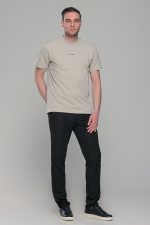 Γκρι ανδρικό κοντομάνικο t-shirt με σχέδιο στην ύφανση και διακριτική στάμπα– regular fit - Image 4