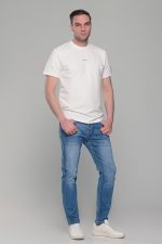 Λευκό ανδρικό κοντομάνικο t-shirt με σχέδιο στην ύφανση και διακριτική στάμπα– regular fit - Image 7