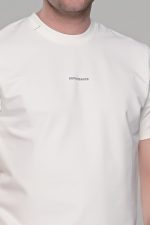 Λευκό ανδρικό κοντομάνικο t-shirt με σχέδιο στην ύφανση και διακριτική στάμπα– regular fit - Image 2