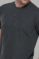 Ανθρακί κοντομάνικο ανδρικό t-shirt με πλεκτή ύφανση– regular fit - Image 2