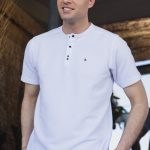 Λευκό κοντομάνικο ανδρικό t-shirt με πλεκτή ύφανση– regular fit
