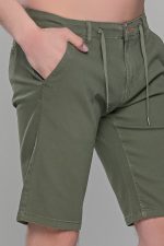 Ανδρική chino βερμούδα Massaro σε πράσινο - χακί χρώμα - Image 2